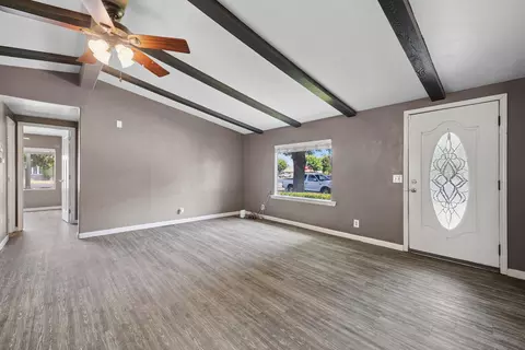 Living - 825 W Walnut Ave, Visalia, CA 93277 photo 2 of 6