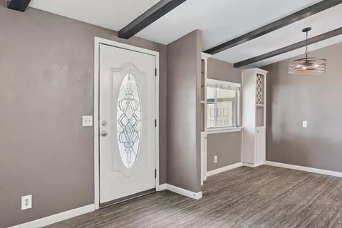 Entry Way - 825 W Walnut Ave, Visalia, CA 93277 photo 1 of 1