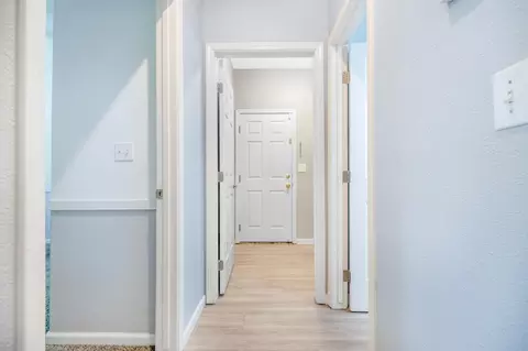 Entry Way - 530 Village Ct, Exeter, CA 93221 photo 8 of 8