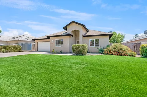 530 Village Ct, Exeter, CA 93221