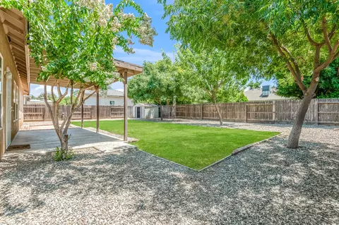 Exterior - 530 Village Ct, Exeter, CA 93221 photo 4 of 7