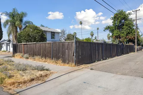 Exterior - 3955 E Balch Ave, Fresno, CA 93702 photo 7 of 7