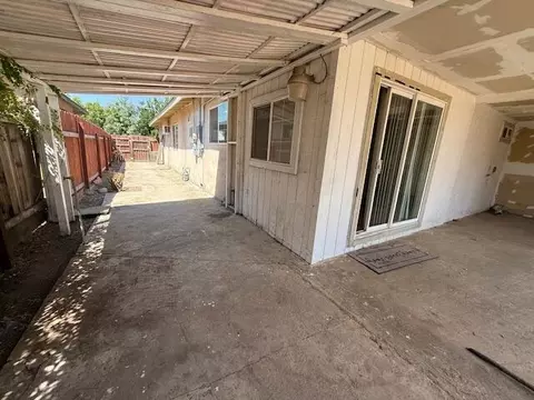 Exterior - 233 N C St, Exeter, CA 93221 photo 2 of 4