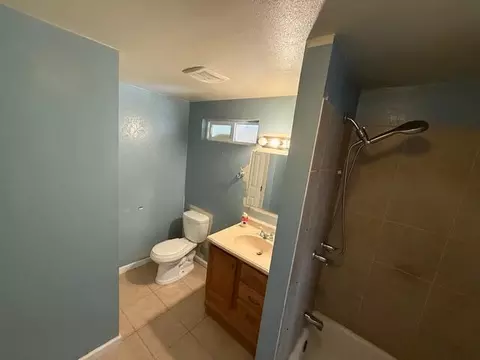 Bath - 233 N C St, Exeter, CA 93221 photo 1 of 2