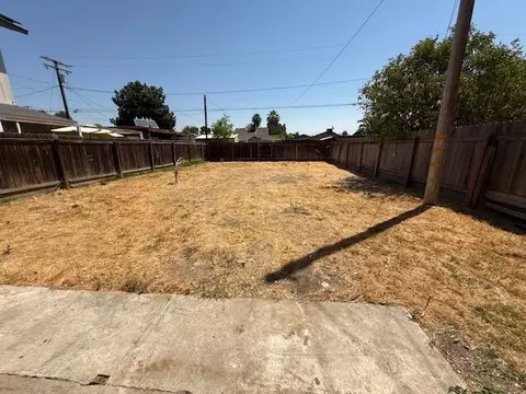 Exterior - 233 N C St, Exeter, CA 93221 photo 3 of 4