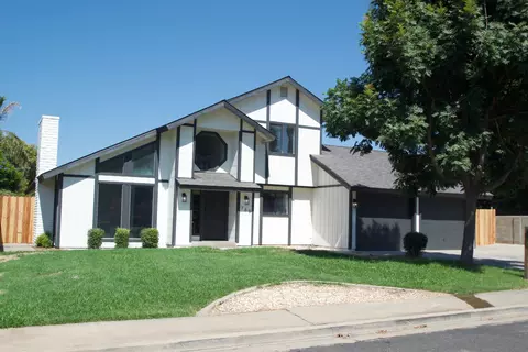 769 N Valencia Blvd, Woodlake, CA 93286