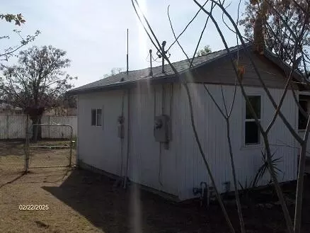 Exterior - 35261 Pine Dr, Springville, CA 93265 photo 1 of 5