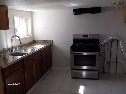 Kitchen - 35261 Pine Dr, Springville, CA 93265 photo 1 of 2