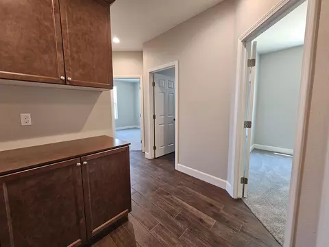949 E Harter Dr, Visalia, CA 93292 photo 9