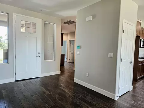 949 E Harter Dr, Visalia, CA 93292 photo 10
