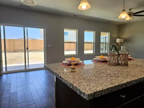 949 E Harter Dr, Visalia, CA 93292 photo 5