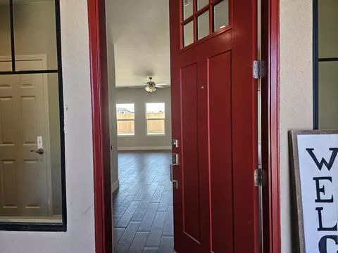 949 E Harter Dr, Visalia, CA 93292 photo 4