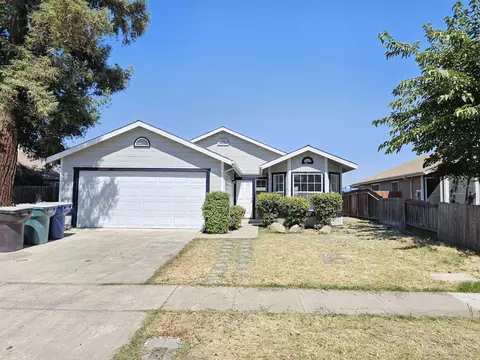 830 Alameda St, Tulare, CA 93274