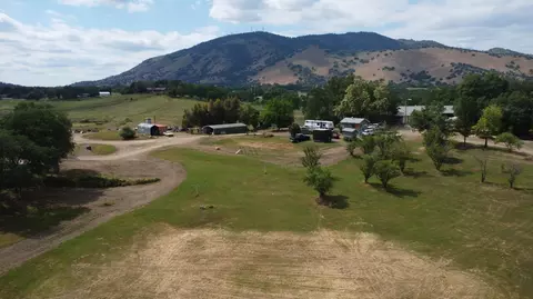 31268 Ruth Hill Rd, Yokuts Valley, CA 93675