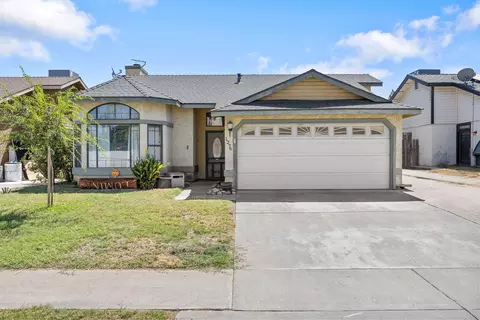 1276 Pepperwood St, Tulare, CA 93274