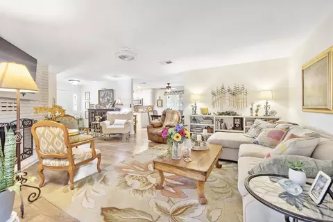 Living - 514 S Francis Ave, Exeter, CA 93221 photo 1 of 4