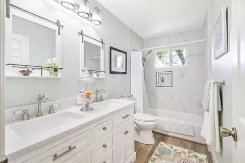 Bath - 514 S Francis Ave, Exeter, CA 93221 photo 3 of 3