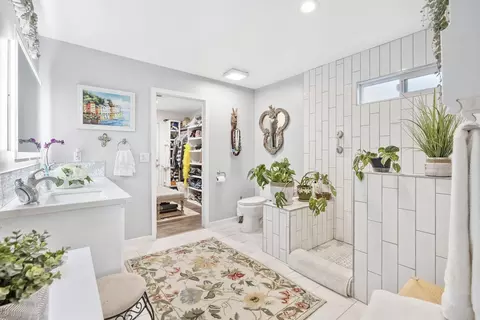 Bath - 514 S Francis Ave, Exeter, CA 93221 photo 1 of 3