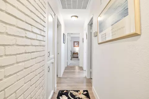 Entry Way - 514 S Francis Ave, Exeter, CA 93221 photo 3 of 4