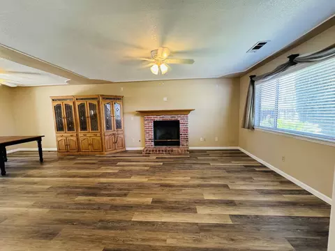 Living - 1433 Janet Dr, Exeter, CA 93221 photo 1 of 3