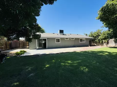 Exterior - 1433 Janet Dr, Exeter, CA 93221 photo 4 of 9