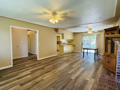 Living - 1433 Janet Dr, Exeter, CA 93221 photo 2 of 3