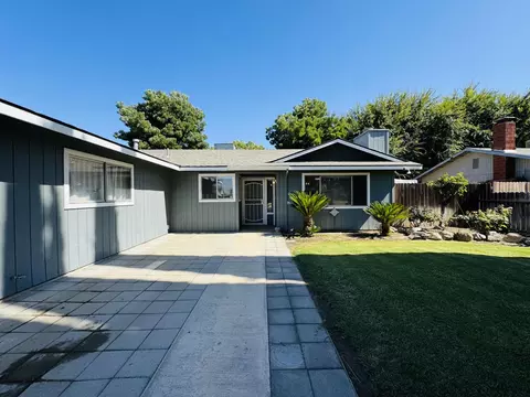 Exterior - 1433 Janet Dr, Exeter, CA 93221 photo 3 of 9