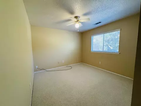 Bedroom - 1433 Janet Dr, Exeter, CA 93221 photo 2 of 3