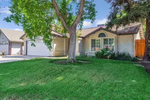 Exterior - 3812 E Auburn Dr, Visalia, CA 93292 photo 3 of 7