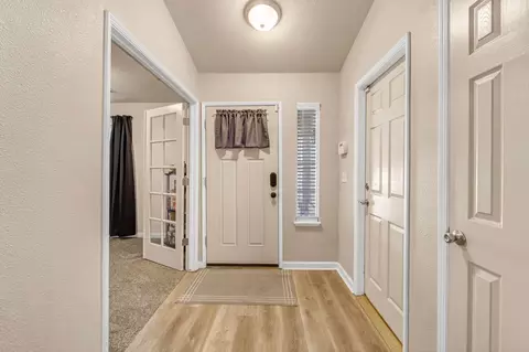 Entry Way - 3812 E Auburn Dr, Visalia, CA 93292 photo 1 of 3