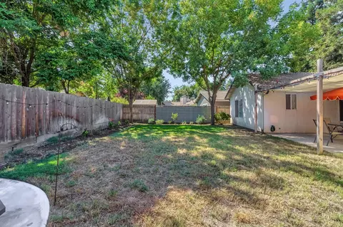 Exterior - 3812 E Auburn Dr, Visalia, CA 93292 photo 6 of 7