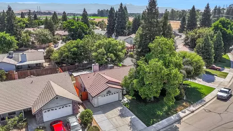 View/Area - 3812 E Auburn Dr, Visalia, CA 93292 photo 1 of 3