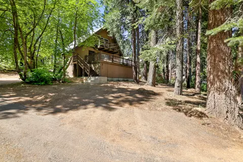 42031 Hanging Branch Rd, Shaver Lake, CA 93664