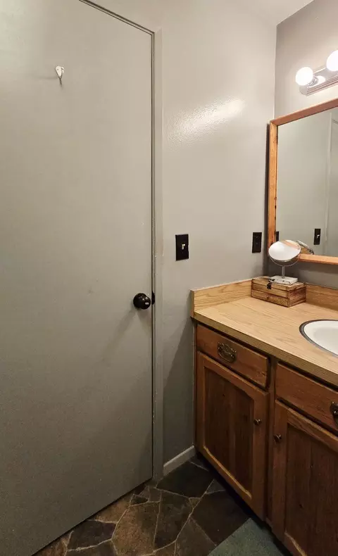 Bath - 42690 Heidi Dr, Three Rivers, CA 93271 photo 7 of 7