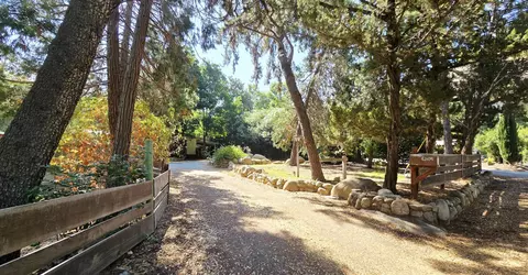 Exterior - 42690 Heidi Dr, Three Rivers, CA 93271 photo 7 of 26