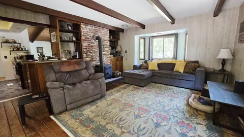 Living - 42690 Heidi Dr, Three Rivers, CA 93271 photo 3 of 5