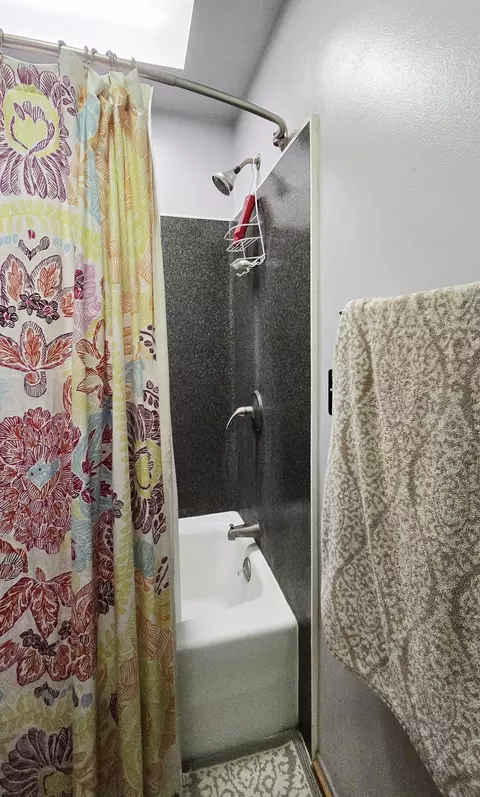 Bath - 42690 Heidi Dr, Three Rivers, CA 93271 photo 3 of 7