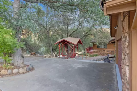 Exterior - 43600 Kaweah River Drive Dr, Three Rivers, CA 93271 photo 7 of 27