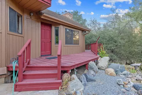 Exterior - 43600 Kaweah River Drive Dr, Three Rivers, CA 93271 photo 14 of 27