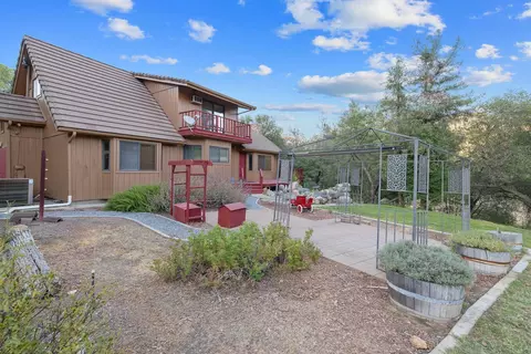 Exterior - 43600 Kaweah River Drive Dr, Three Rivers, CA 93271 photo 16 of 27