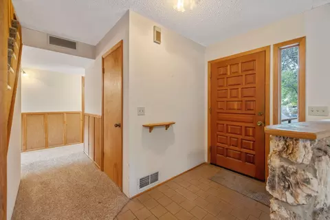Entry Way - 43600 Kaweah River Drive Dr, Three Rivers, CA 93271 photo 2 of 9