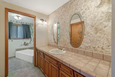 Bath - 43600 Kaweah River Drive Dr, Three Rivers, CA 93271 photo 6 of 7