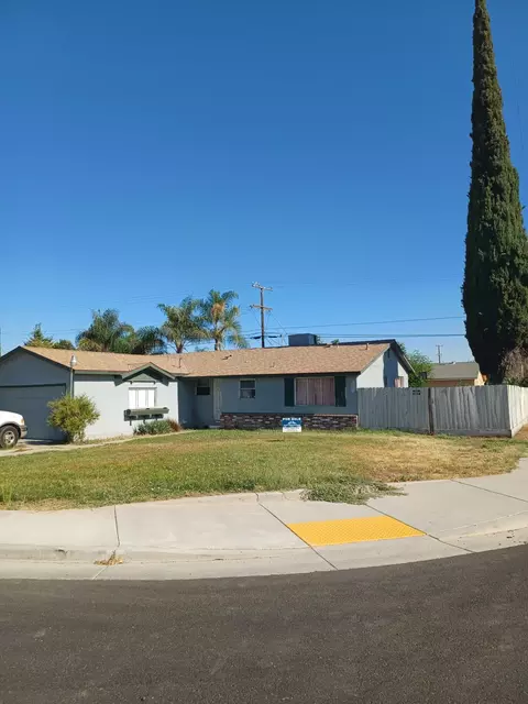 610 Fairhaven Ave, Porterville, CA 93257