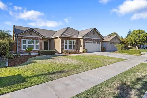 3828 W Prospect Ave, Visalia, CA 93291