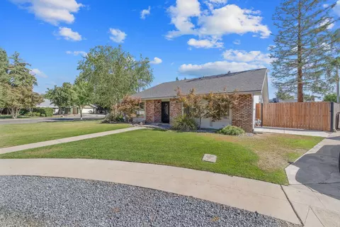 6593 N Winery Ave, Fresno, CA 93710