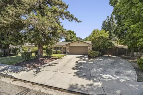 Exterior - 1121 E Paradise Ave, Visalia, CA 93292 photo 2 of 7