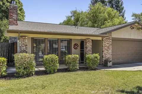 Exterior - 1121 E Paradise Ave, Visalia, CA 93292 photo 3 of 7
