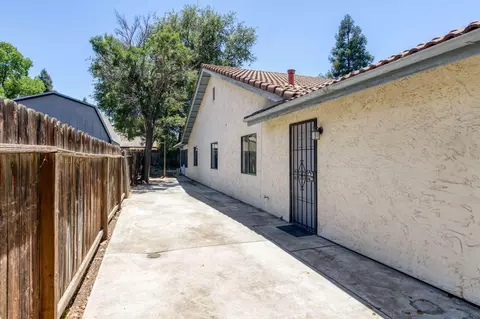 2536 Barstow Ave, Clovis, CA 93611 photo 32