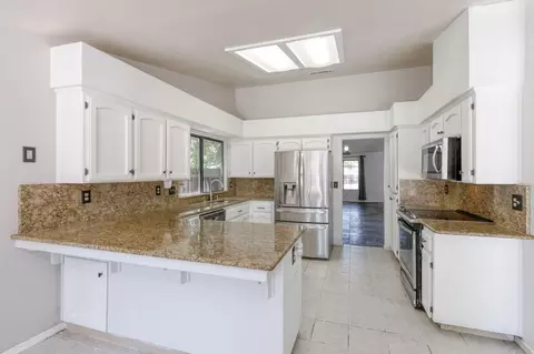 2536 Barstow Ave, Clovis, CA 93611 photo 13