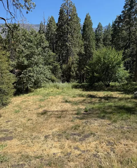 Exterior - 657 Loop Dr, Springville, CA 93265 photo 5 of 8